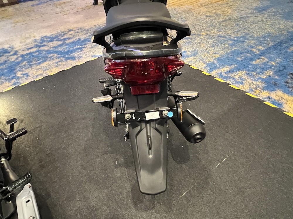 ‘Vua xe số’ 115cc mới chính thức mở bán giá 20 triệu đồng rẻ hơn Honda Future, trang bị át vía Wave Alpha và RSX ảnh 3