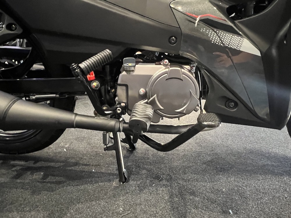 ‘Vua xe số’ 115cc mới chính thức mở bán giá 20 triệu đồng rẻ hơn Honda Future, trang bị át vía Wave Alpha và RSX ảnh 7