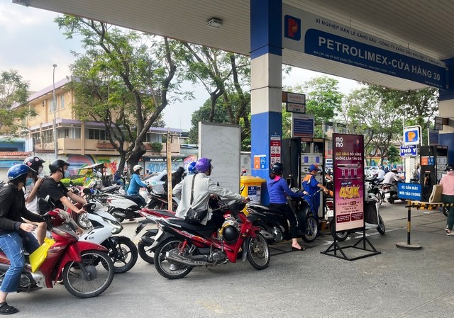 tin-xe-trua-75-quyet-dau-honda-lead-suzuki-ra-mat-vua-xe-ga-125cc-moi-thiet-ke-dep-at-via-tieu-sh-vision-gia-re-anh-2-1778128227.jpg