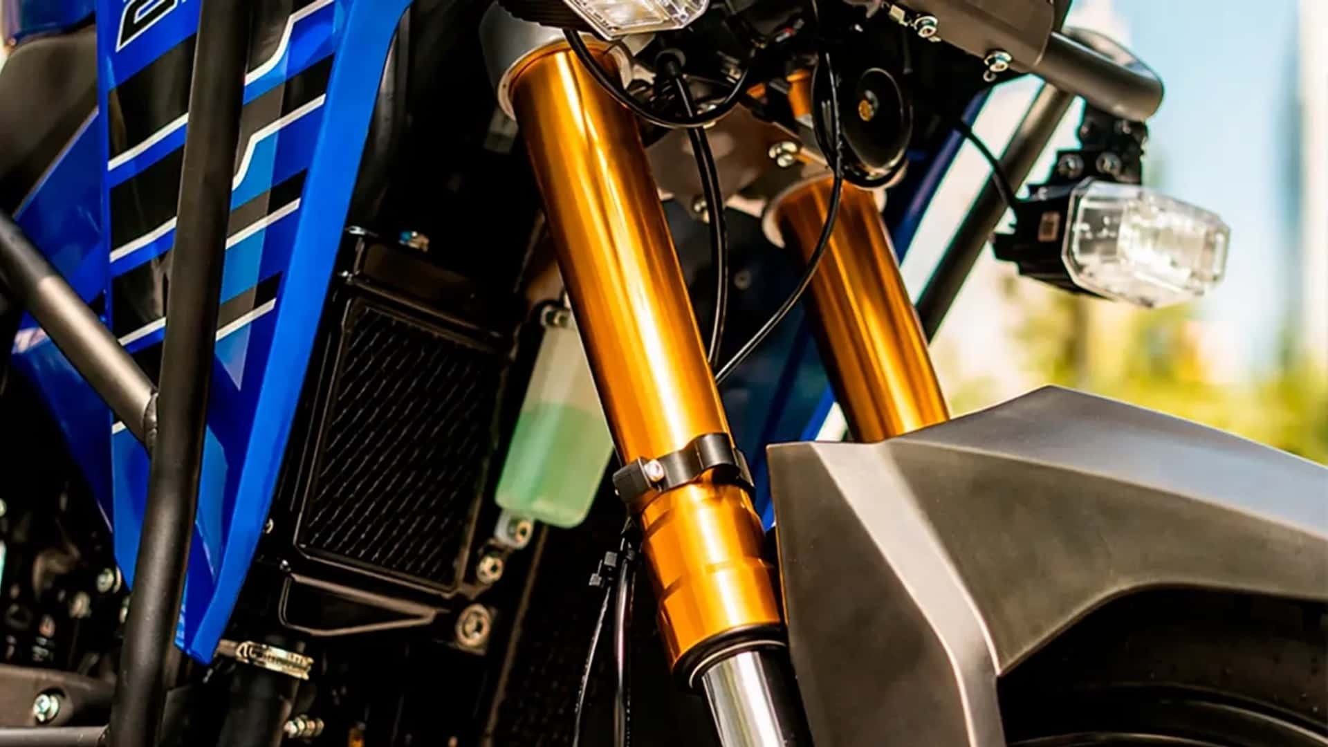 Chính thức ra mắt ‘vua côn tay’ mới phân khúc trên Yamaha Exciter và Honda Winner R: Giá mềm, có ABS 2 kênh ảnh 6