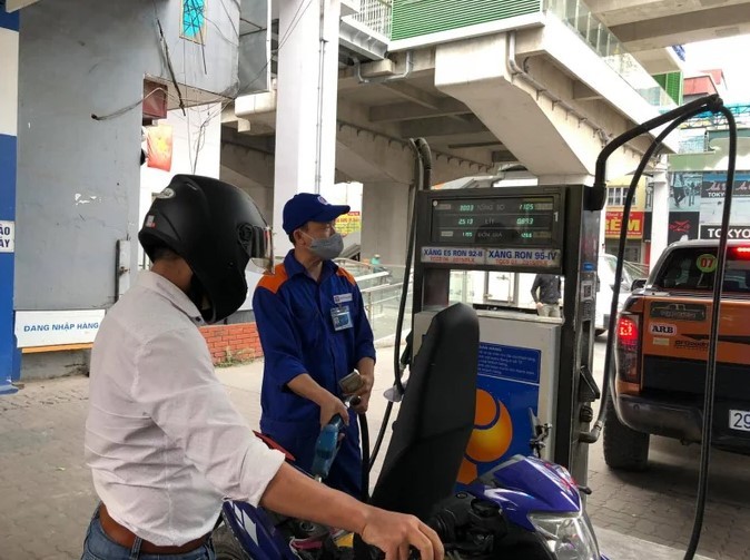 Tin xe hot 17/5: ‘Đàn em’ của Honda Winner R chính thức ra mắt với giá rẻ, phân khúc cao hơn Yamaha Exciter ảnh 2