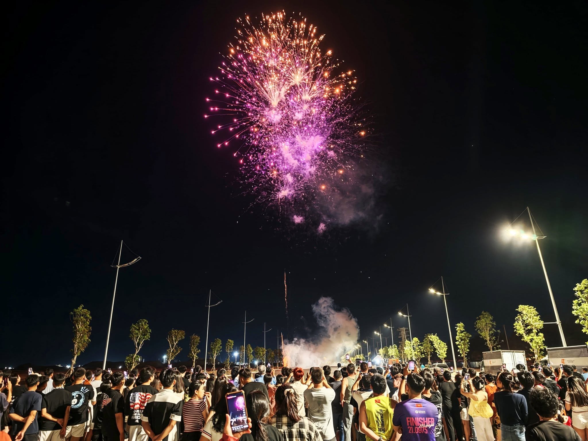 phao-hoa-vinhomes-can-gio-1779438493.jpg