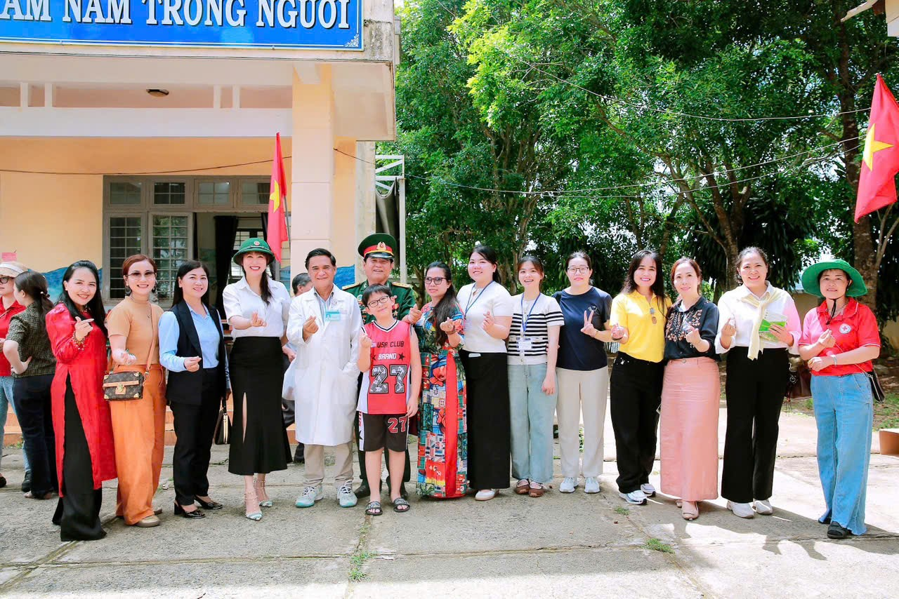 03-kham-benh-tu-thien-va-phat-qua-1779846225.png