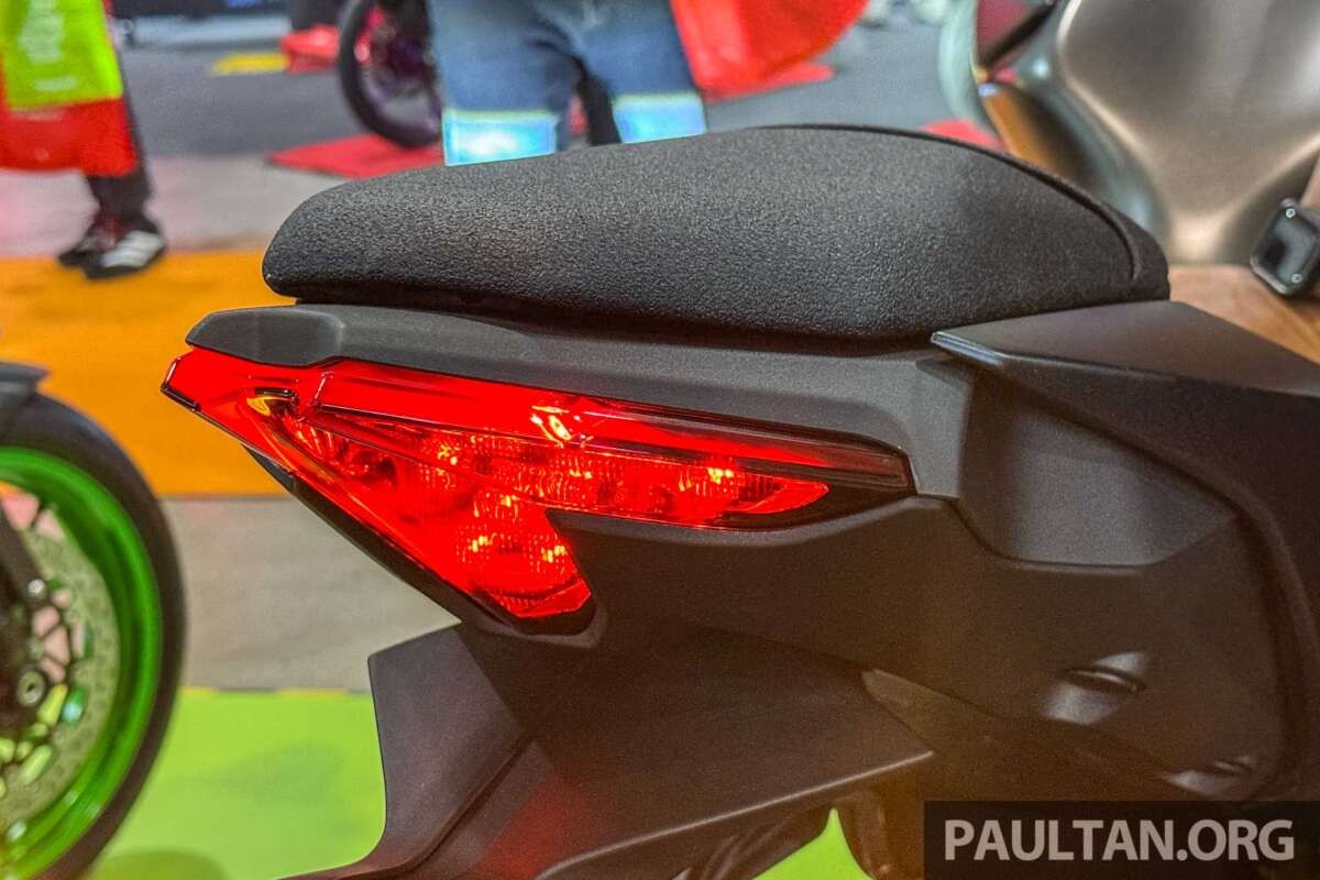 ‘Vua côn tay’ mới của Nhật Bản chính thức ra mắt với giá rẻ, phân khúc cao hơn hẳn Yamaha Exciter và Honda Winner R ảnh 5