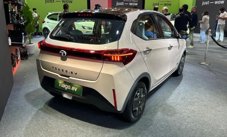 Tin xe hot 4/6: Honda chính thức ra mắt ‘tân binh’ xe côn tay cao cấp hơn Winner R và Exciter, giá rẻ so với trang bị ảnh 3