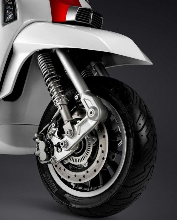 ‘Cơn ác mộng’ của Honda SH chính thức ra mắt: Giá bán cạnh tranh, thiết kế đẹp mê ly, có ABS và TCS ảnh 5