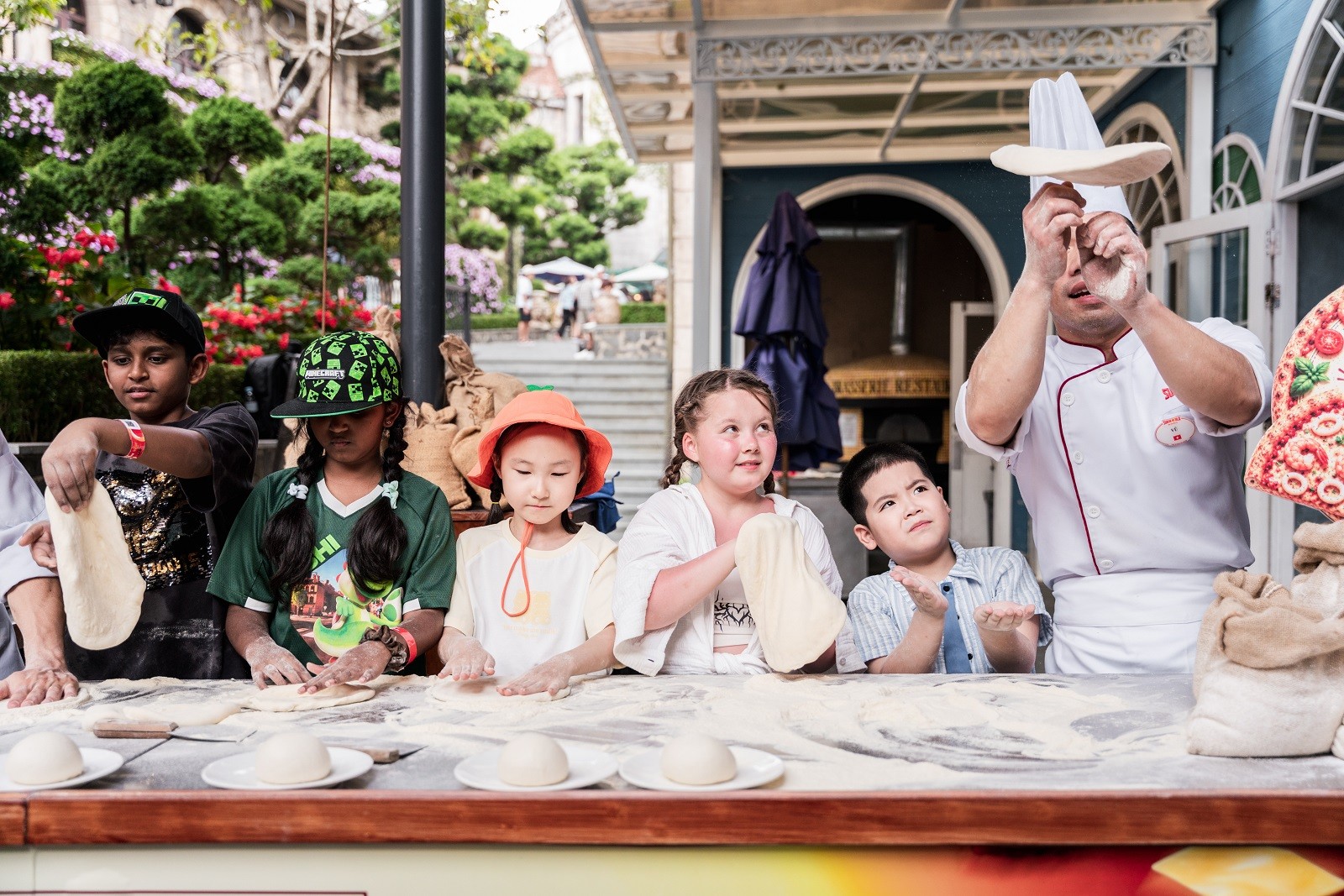show-pizza-time-ba-na-hills-1780631817.jpg