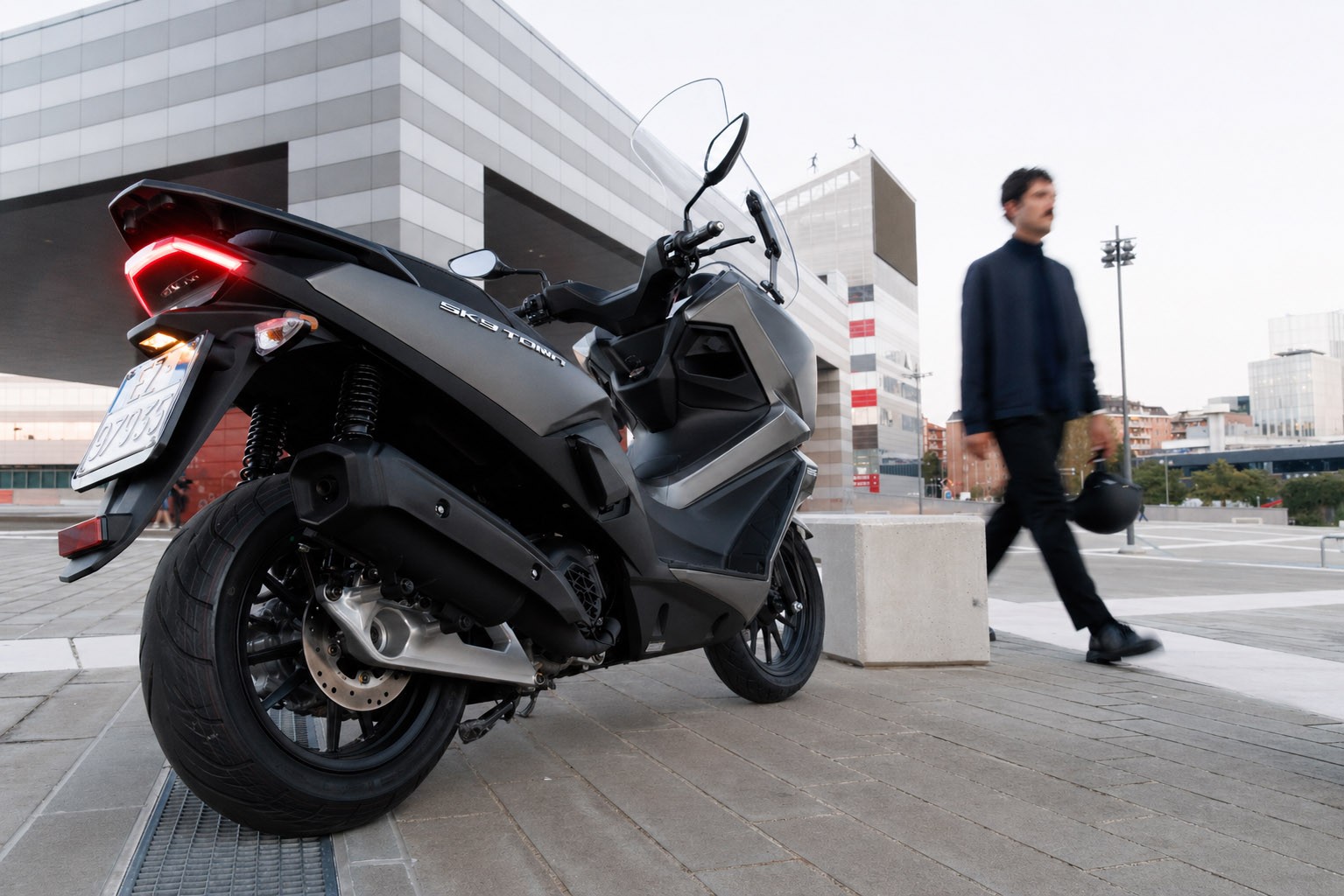Chính thức ra mắt ‘vua xe ga’ 150cc mới giá 108 triệu đồng: Thiết kế ‘nét’ hơn cả Honda SH, có đủ ABS kênh đôi và TCS ảnh 2