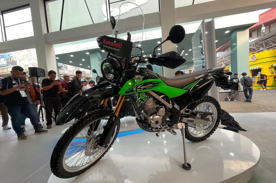 ‘Huyền thoại côn tay’ 150cc mới giá 66 triệu đồng chính thức ra mắt, phong cách khác xa Yamaha Exciter và Honda Winner R ảnh 2