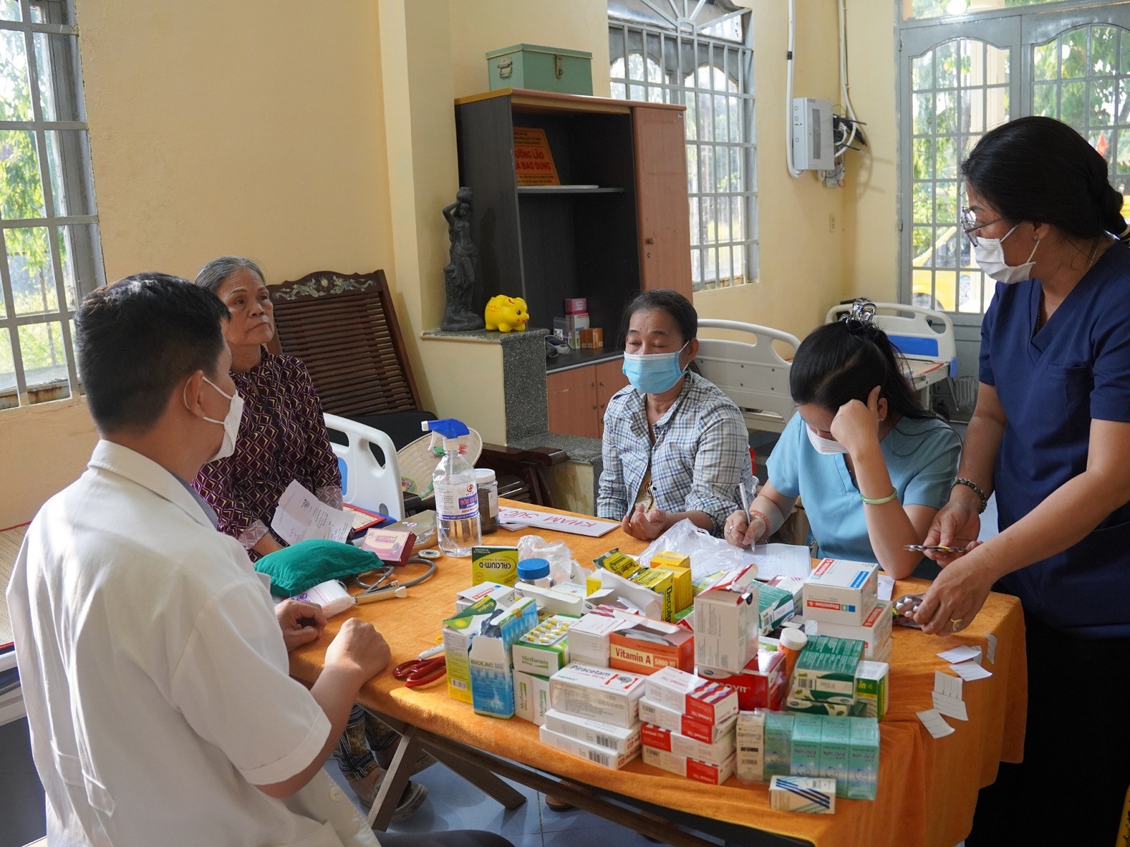 chuong-trinh-cong-ngoai-1-con-trang-1781777988.jpg