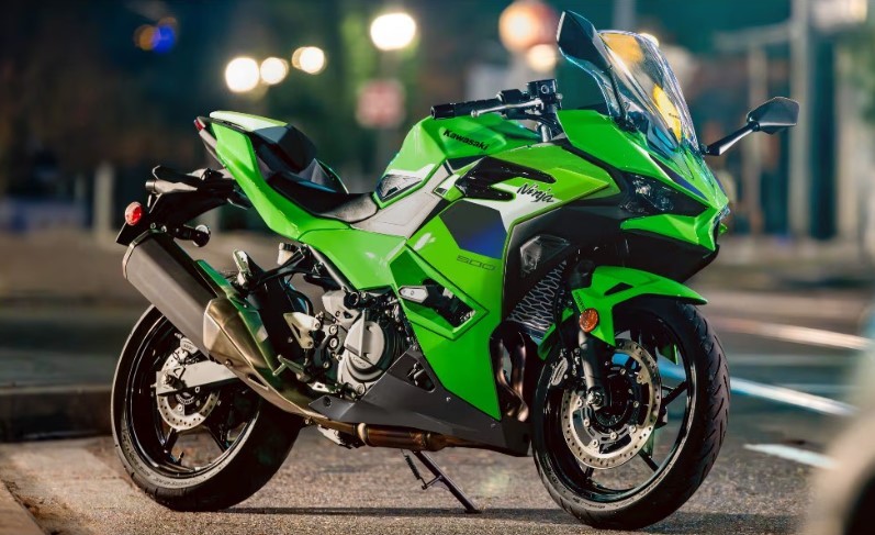 Cao cấp hơn Yamaha Exciter và Honda Winner R, ‘vua côn tay’ mới của Nhật chính thức ra mắt với giá hấp dẫn ảnh 1