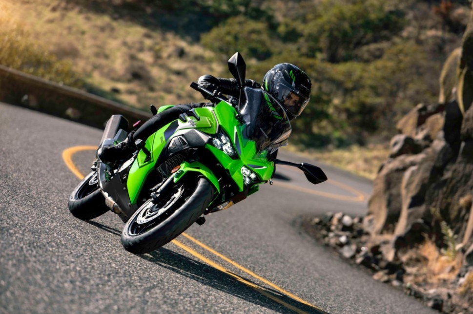Cao cấp hơn Yamaha Exciter và Honda Winner R, ‘vua côn tay’ mới của Nhật chính thức ra mắt với giá hấp dẫn ảnh 3