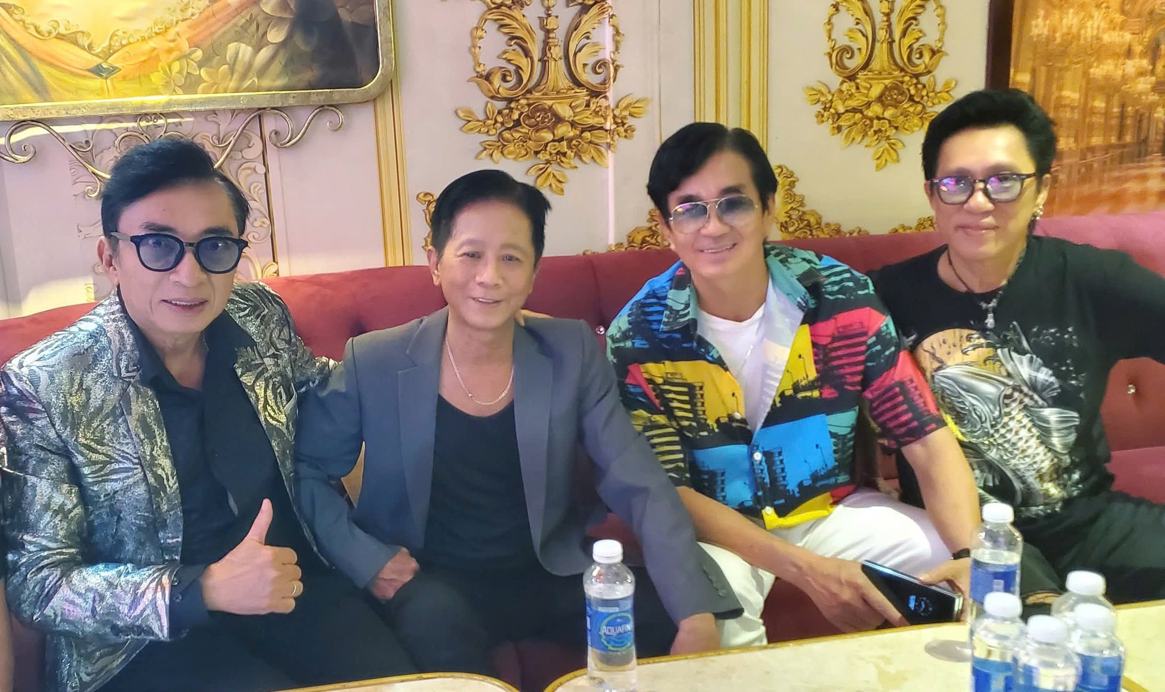 nhac-si-quoc-vuong-danh-ca-dinh-van-1781950045.jpg