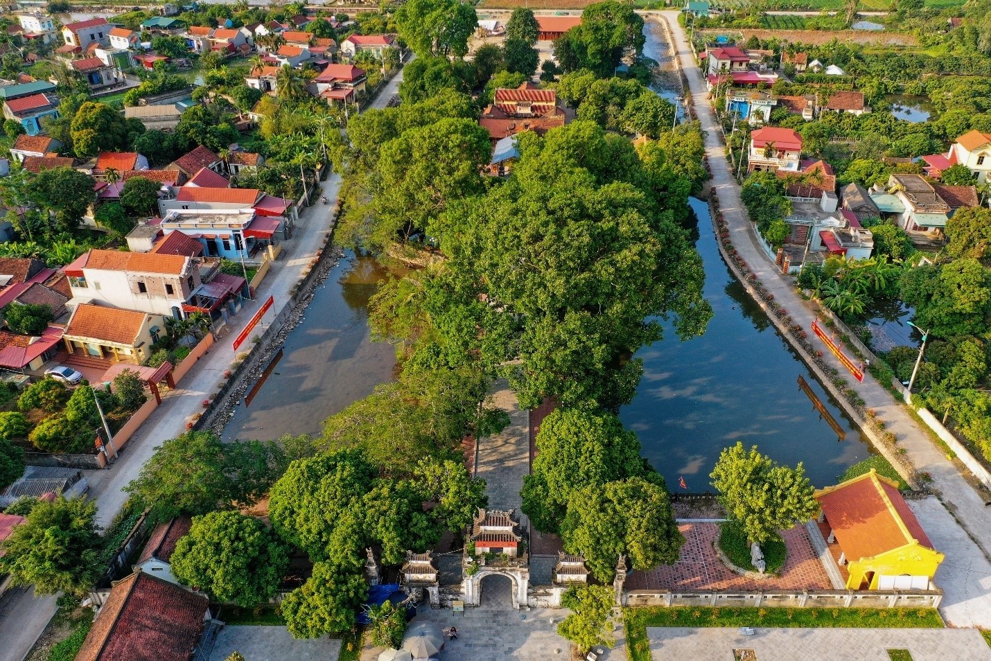 den-tran-thuong-ha-nam-1782823926.jpg