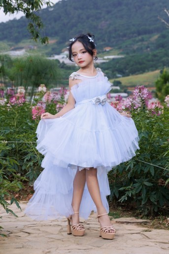 nguoi-mau-nhi-nguyen-phuong-binh-1783139714.jpg