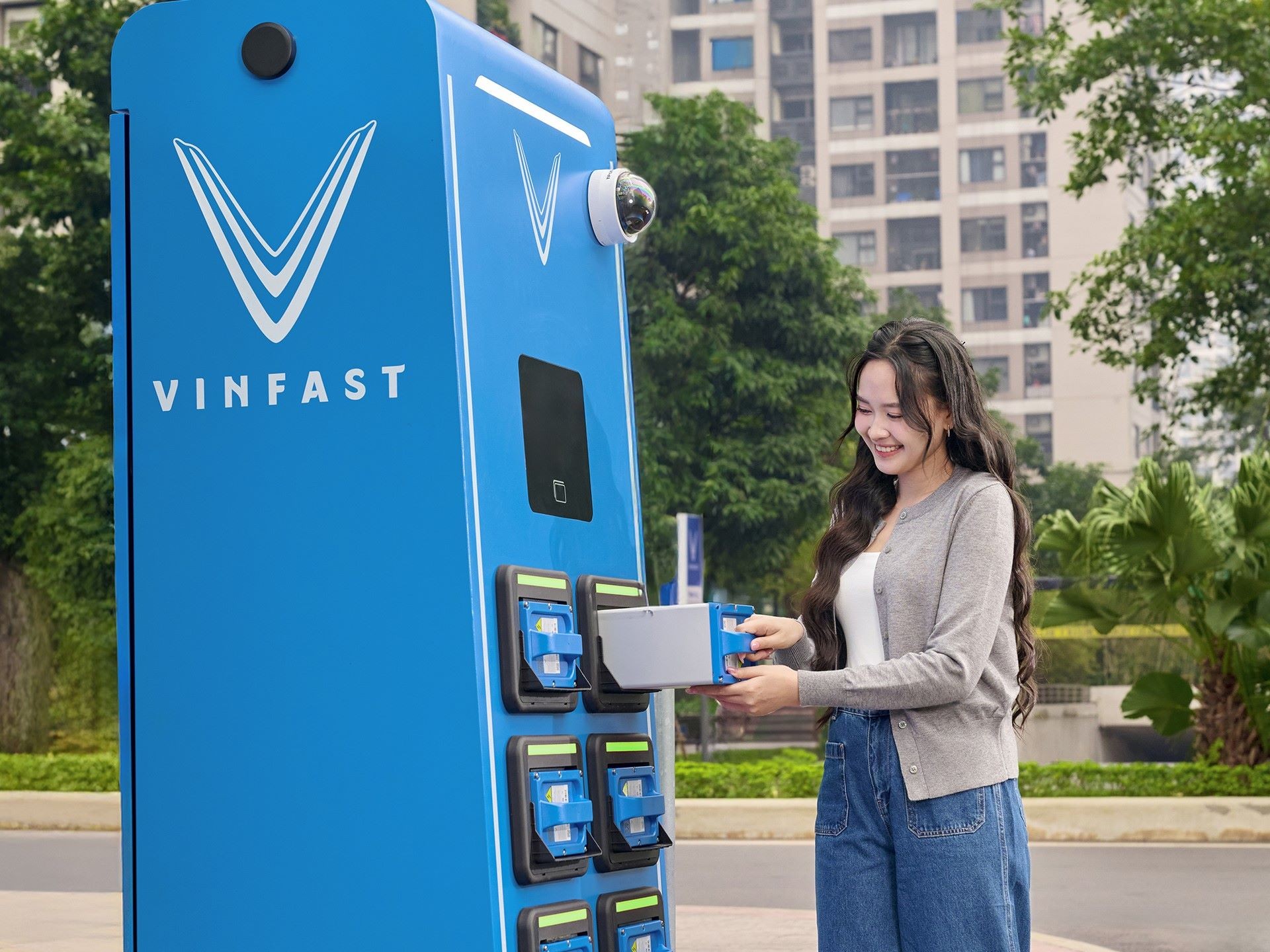 Cả nhà bỏ xe xăng, chuyển sang xe máy điện VinFast: Từ đi học, đi làm đến chạy dịch vụ đều có lời giải ảnh 2
