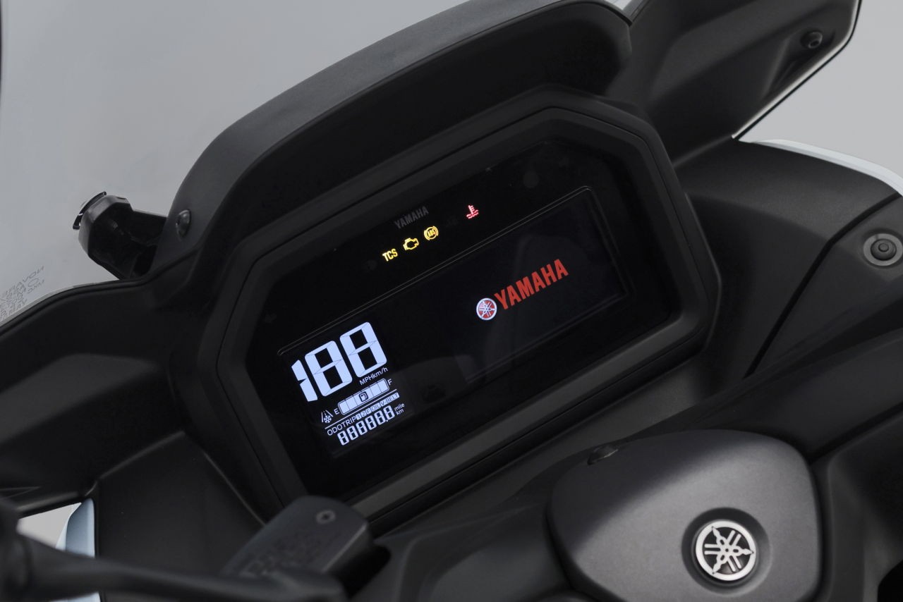 Quyết đả bại Honda SH, Yamaha chính thức mở bán ‘huyền thoại xe ga’ 249cc mới cực xịn, giá 104 triệu đồng ảnh 10