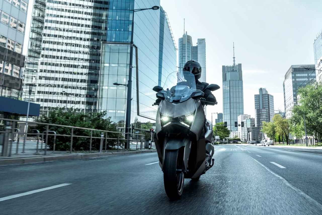 Quyết đả bại Honda SH, Yamaha chính thức mở bán ‘huyền thoại xe ga’ 249cc mới cực xịn, giá 104 triệu đồng ảnh 2