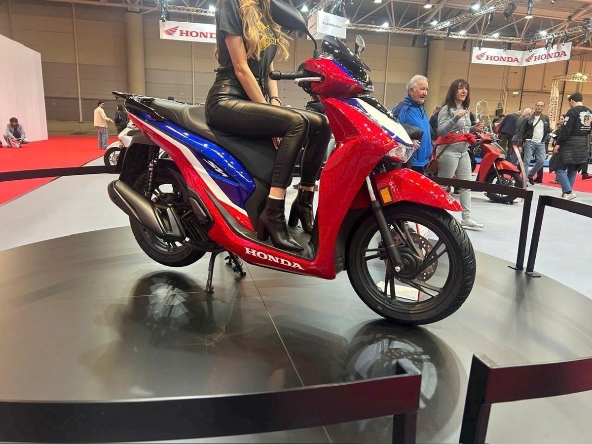 Tin xe trưa 8/7: Chính thức ra mắt ‘huyền thoại xe ga’ 125cc mới giá 84 triệu đồng, ‘chất’ hơn cả Honda SH ảnh 2