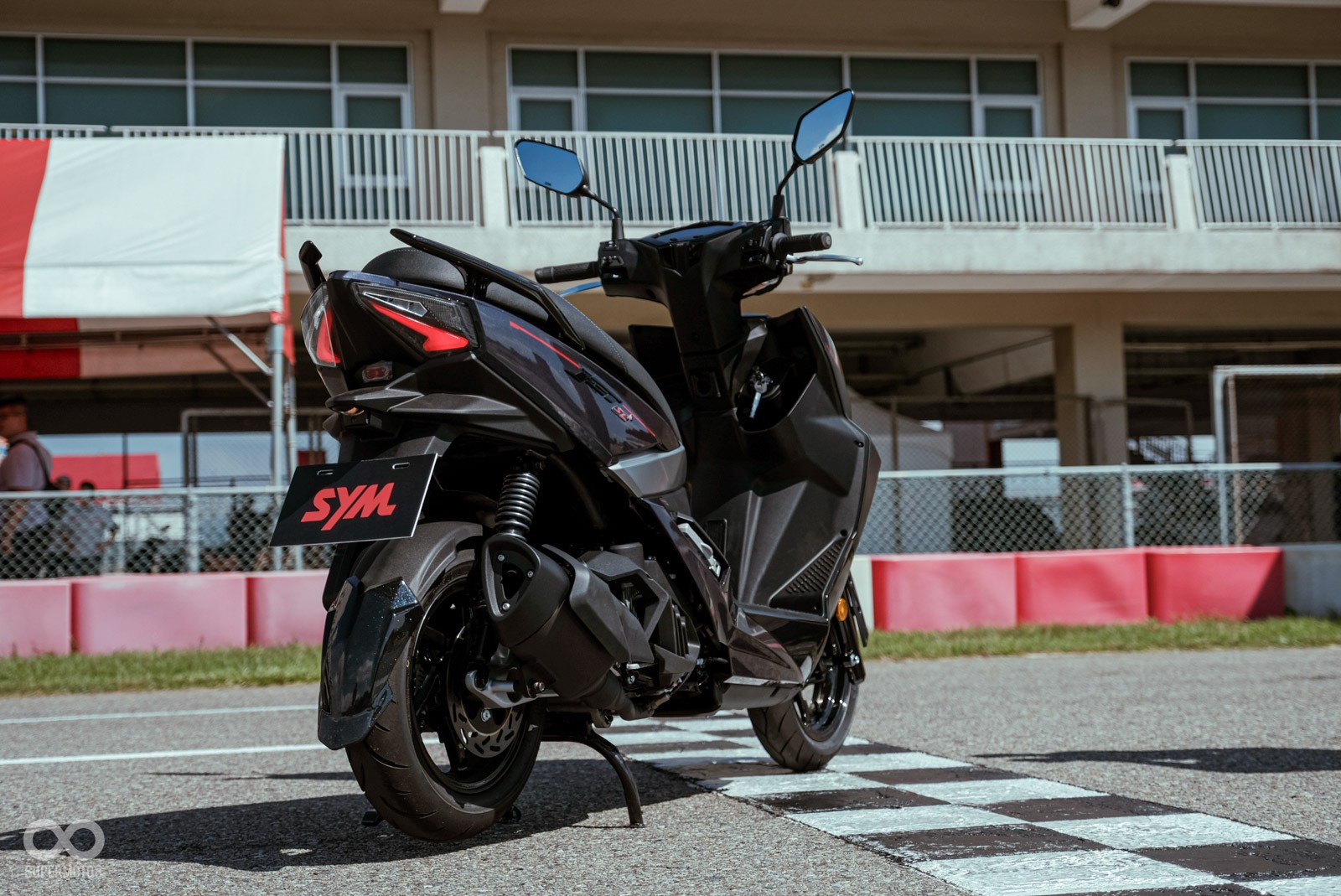 ‘Khắc tinh’ của Honda SH 160i chính thức ra mắt với giá 88 triệu đồng: Thiết kế thể thao hơn Vario, có ABS 2 kênh và TCS ảnh 3