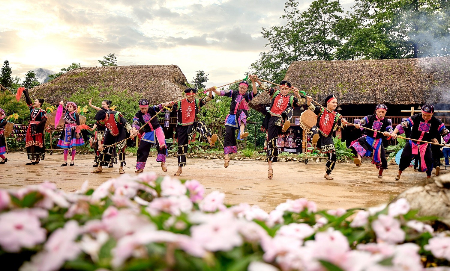 show-dinh-thieng-du-ky-fansipan-1784432301.jpg