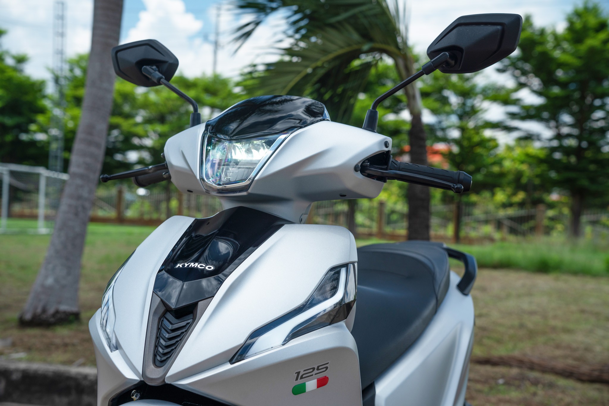 ‘Cơn ác mộng’ của Honda SH 125i ra mắt tại Việt Nam, dân tình dậy sóng vì giá mềm, trang bị xịn sò ảnh 2