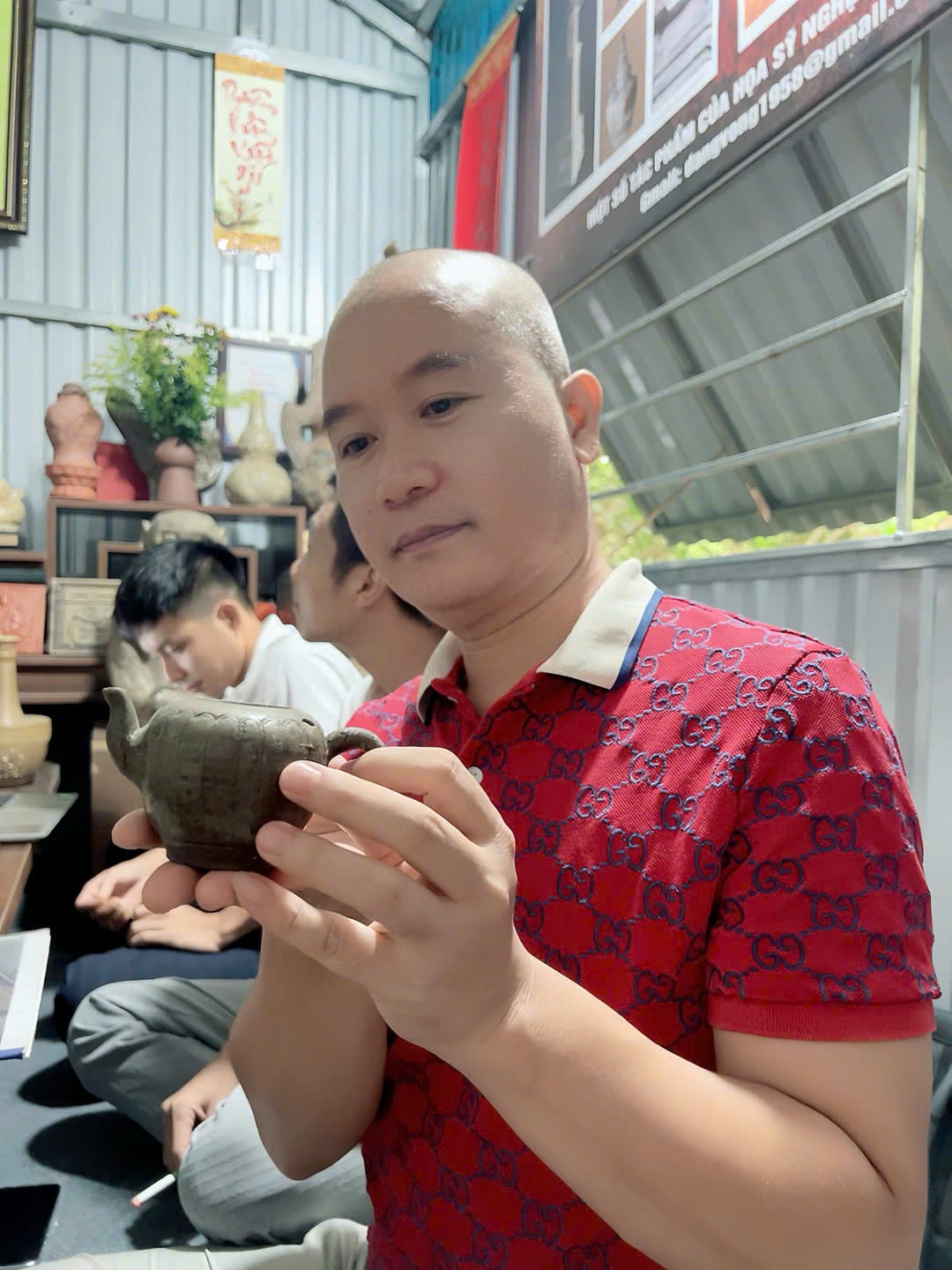 mentor-le-quang-duong-am-gom-luy-lau-1784974811.jpg