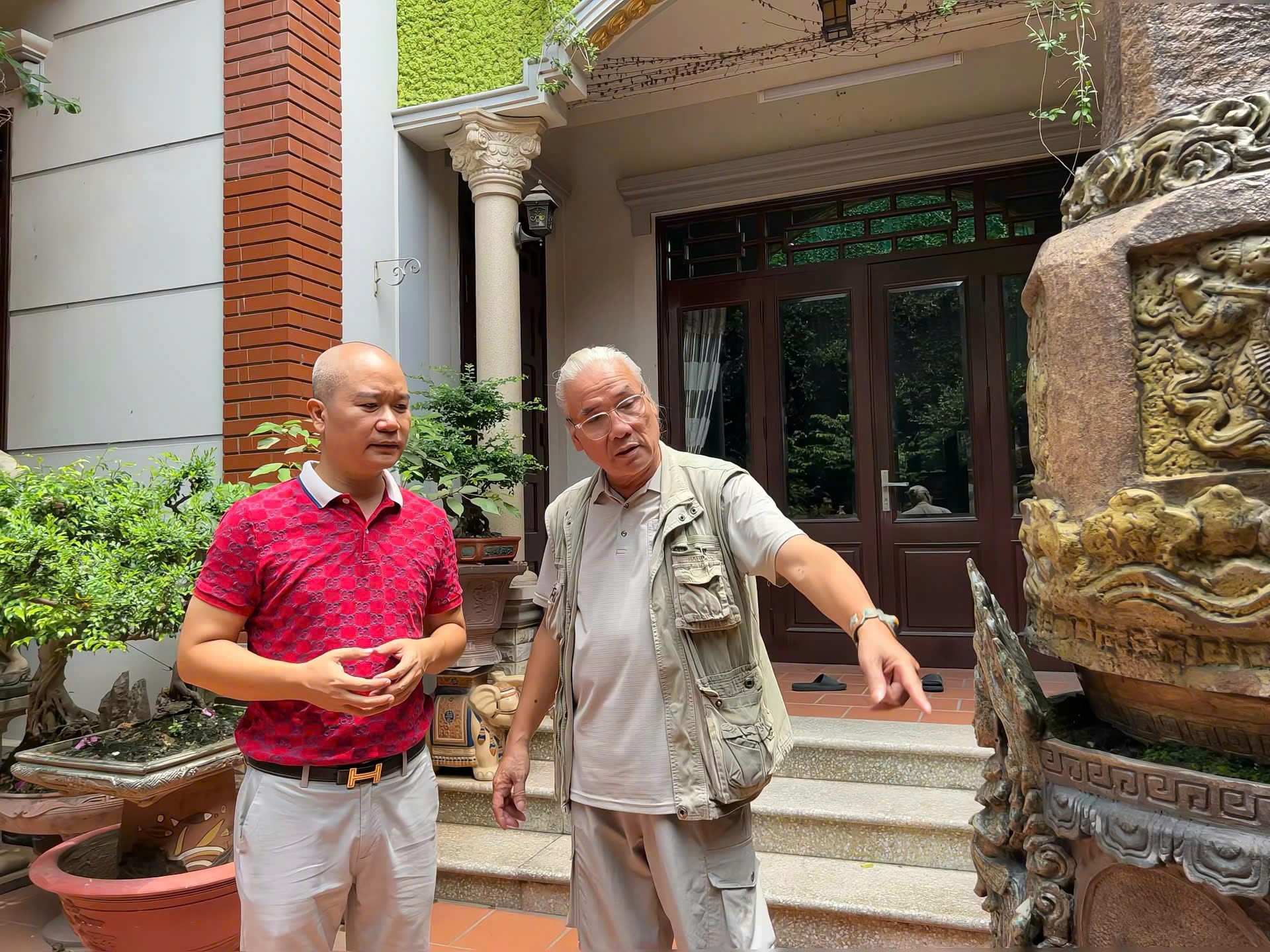 mentor-le-quang-duong-mau-gom-luy-lau-1784974813.jpg