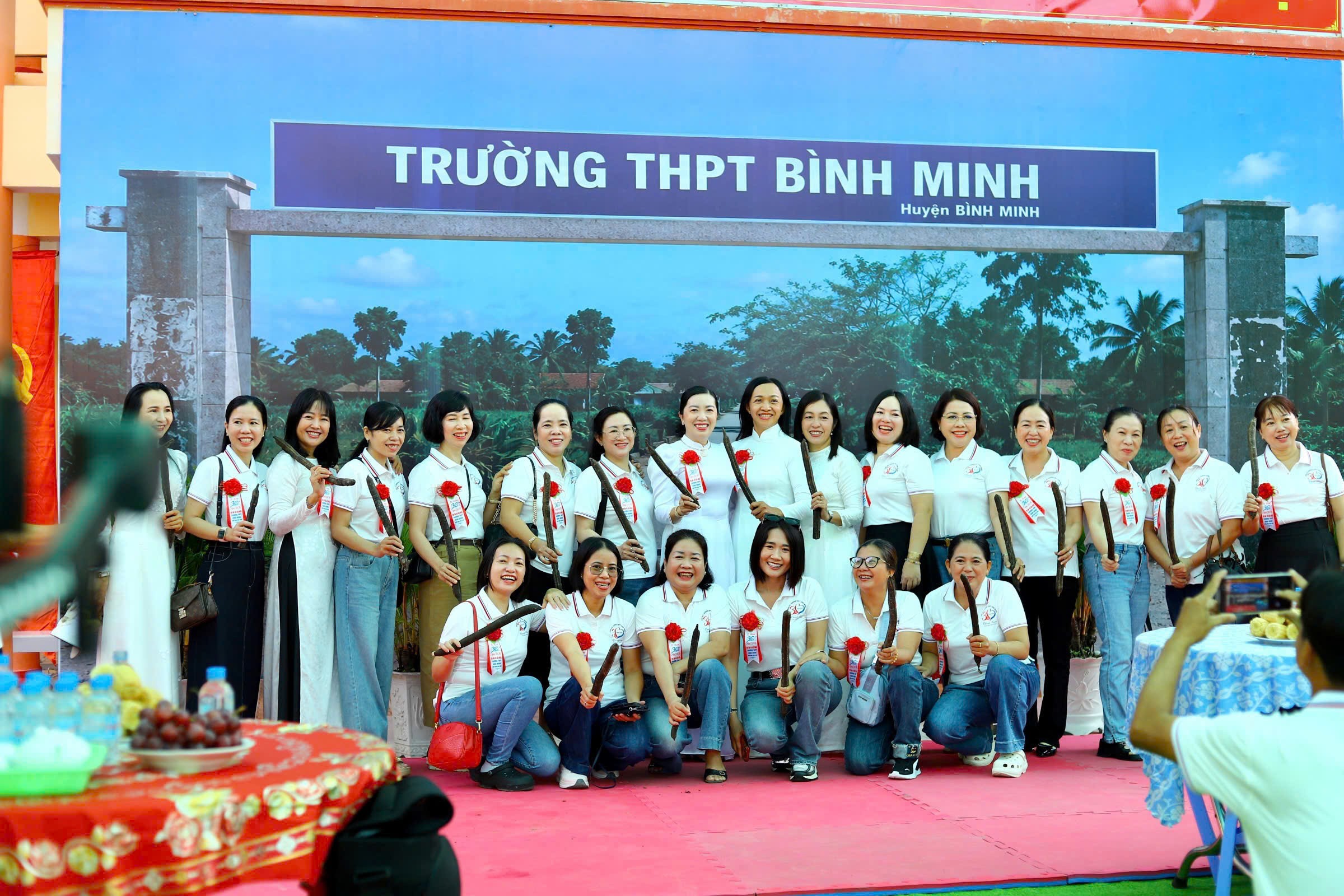 cay-o-moi-tuoi-hoc-tro-thpt-binh-minh-1786031016.jpg