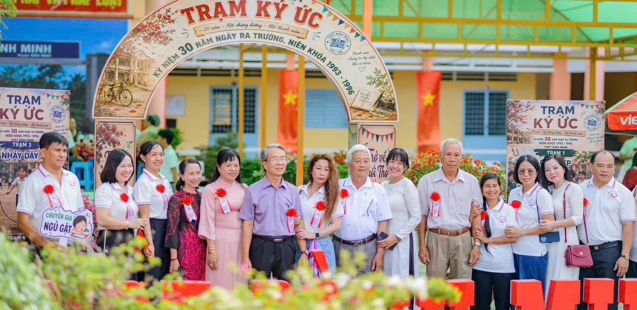 tram-ky-uc-truong-thpt-binh-minh-1786031015.jpg