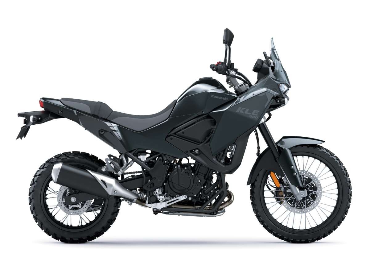 ‘Vua côn tay’ Nhật Bản mới chính thức ra mắt: Khác xa Yamaha Exciter, cao cấp hơn Honda Winner R, giá rẻ so với trang bị ảnh 3