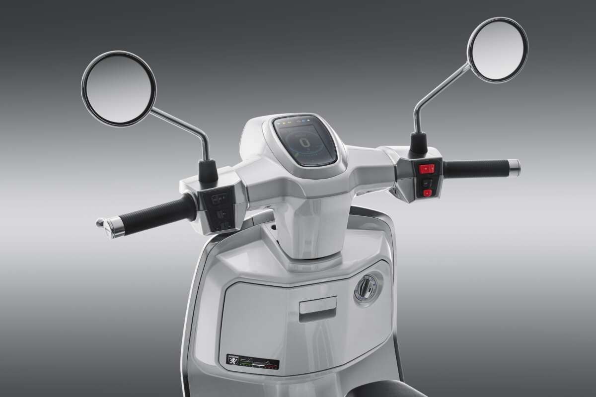 ‘Vua xe ga’ 174cc mới chính thức ra mắt: Thiết kế sang trọng, có ABS 2 kênh như Honda SH, giá hấp dẫn ảnh 5