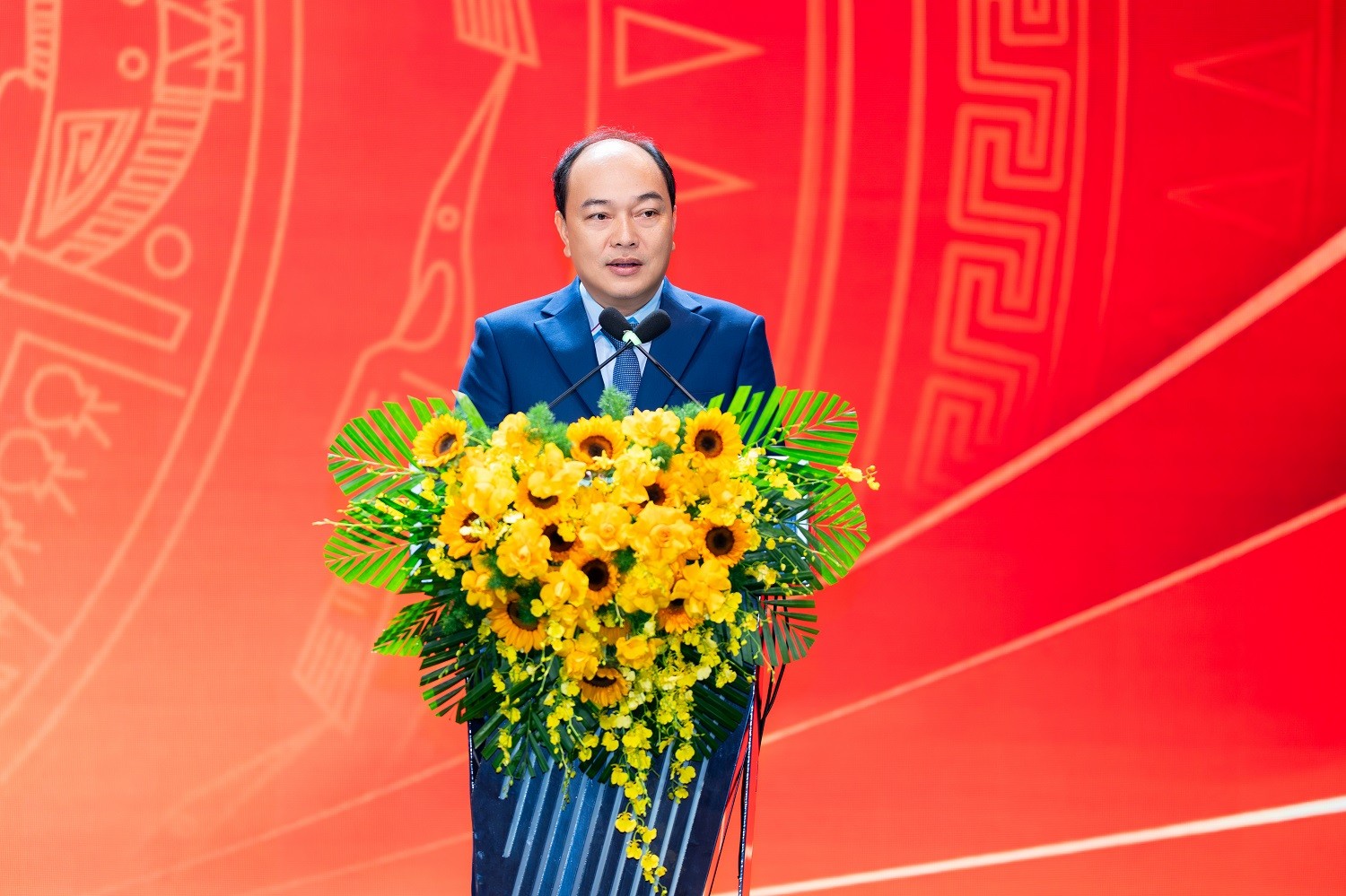 le-minh-triet-metro-ben-thanh-suoi-tien-1786539517.jpg