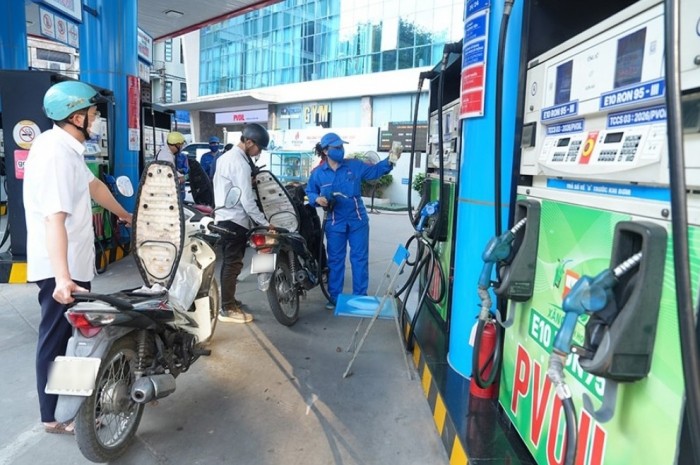 Tin xe trưa 12/8: ‘Huyền thoại côn tay’ mới ra mắt với giá hấp dẫn, thiết kế ‘nét’ hơn Honda Winner R và Yamaha Exciter ảnh 2