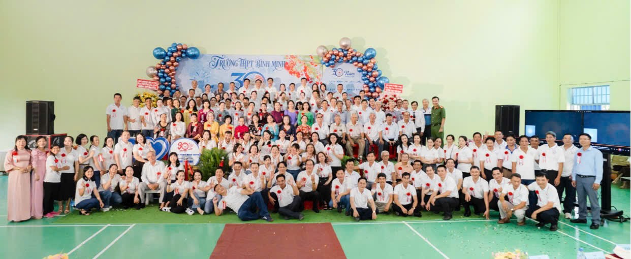 nien-khoa-1993-1996-truong-thpt-binh-minh-1786788706.jpg
