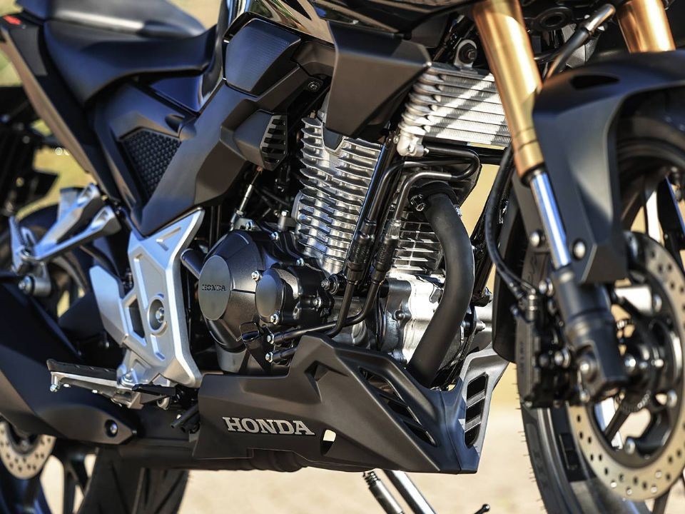 Honda chính thức ra mắt ‘chiến binh côn tay’ mới cao cấp hơn Winner R và Yamaha Exciter: Có ABS 2 kênh, HSTC, giá 'mềm' ảnh 4