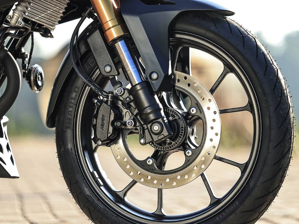 Honda chính thức ra mắt ‘chiến binh côn tay’ mới cao cấp hơn Winner R và Yamaha Exciter: Có ABS 2 kênh, HSTC, giá 'mềm' ảnh 5