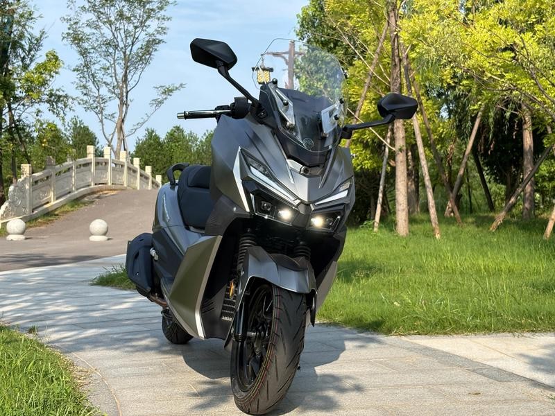 ‘Kẻ hủy diệt Honda SH’ chính thức ra mắt với giá 97 triệu đồng: Động cơ 278cc mạnh mẽ, có cả ABS và TCS ảnh 3