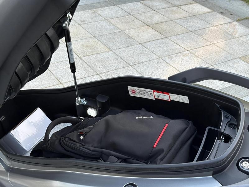 ‘Kẻ hủy diệt Honda SH’ chính thức ra mắt với giá 97 triệu đồng: Động cơ 278cc mạnh mẽ, có cả ABS và TCS ảnh 7
