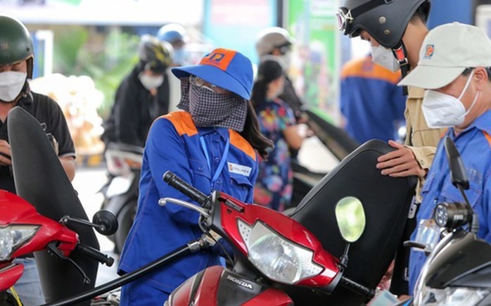 Tin xe trưa 20/8: ‘Chiến thần côn tay’ mới ra mắt với giá hấp dẫn, phân khối vượt xa Honda Winner R và Yamaha Exciter ảnh 2