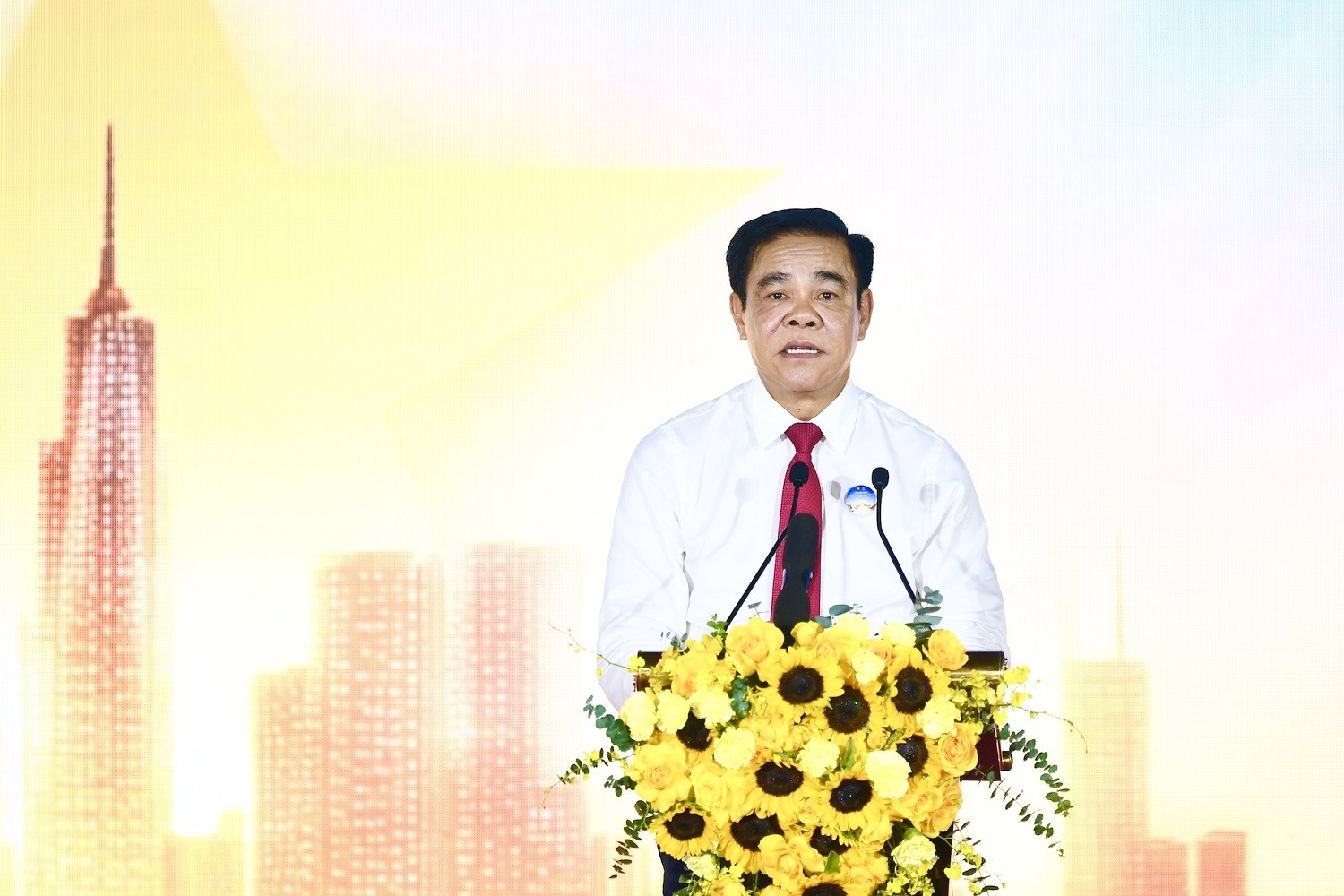 vo-trong-hai-chu-tich-ubnd-tinh-nghe-an-1787219638.jpg