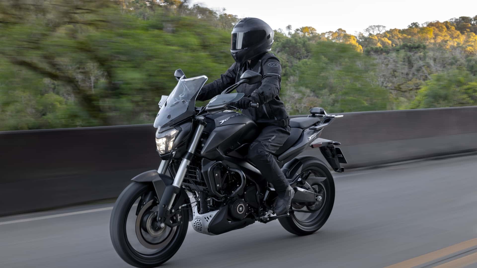 ‘Vua côn tay’ mới chính thức ra mắt: Phân khối lớn hơn hẳn Yamaha Exciter và Honda Winner R, giá rẻ so với trang bị ảnh 1