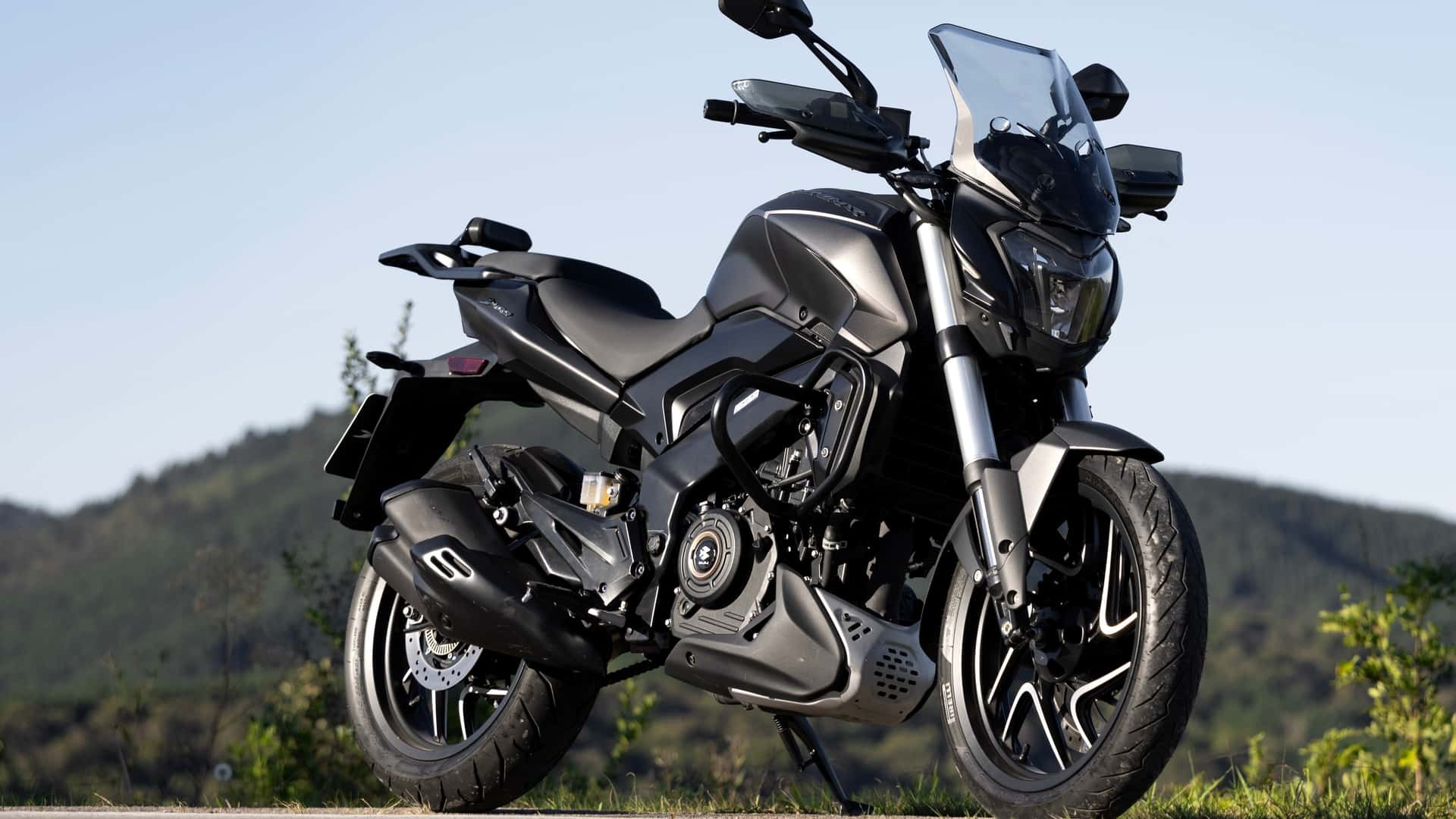 ‘Vua côn tay’ mới chính thức ra mắt: Phân khối lớn hơn hẳn Yamaha Exciter và Honda Winner R, giá rẻ so với trang bị ảnh 2