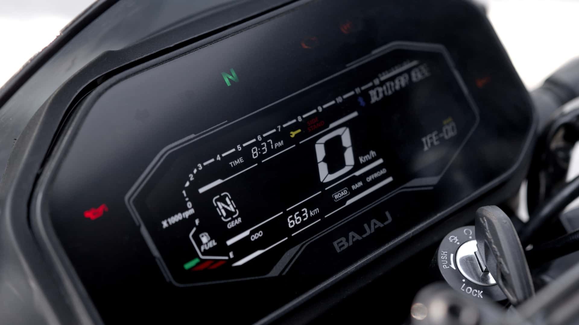 ‘Vua côn tay’ mới chính thức ra mắt: Phân khối lớn hơn hẳn Yamaha Exciter và Honda Winner R, giá rẻ so với trang bị ảnh 3