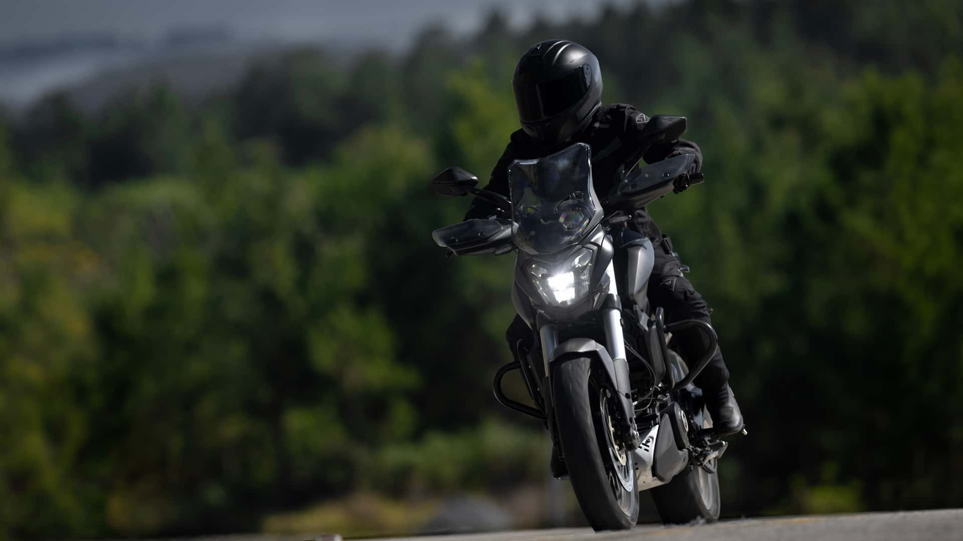 ‘Vua côn tay’ mới chính thức ra mắt: Phân khối lớn hơn hẳn Yamaha Exciter và Honda Winner R, giá rẻ so với trang bị ảnh 6