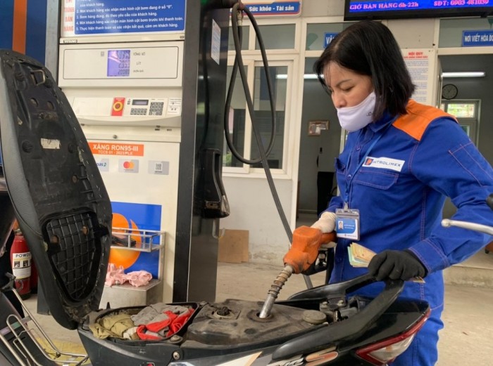 Tin xe trưa 22/8: Chính thức ra mắt ‘huyền thoại côn tay’ mới khác biệt hẳn Honda Winner R và Yamaha Exciter, giá cực rẻ ảnh 3