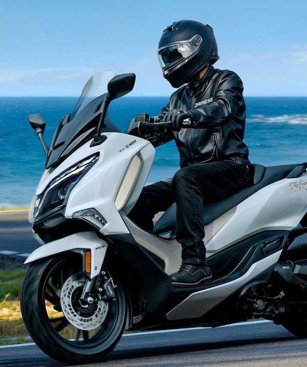 ‘Vua xe ga’ mới trang bị ‘một 9 một 10’ với Honda SH chính thức ra mắt, dân tình dậy sóng vì giá hấp dẫn ảnh 3