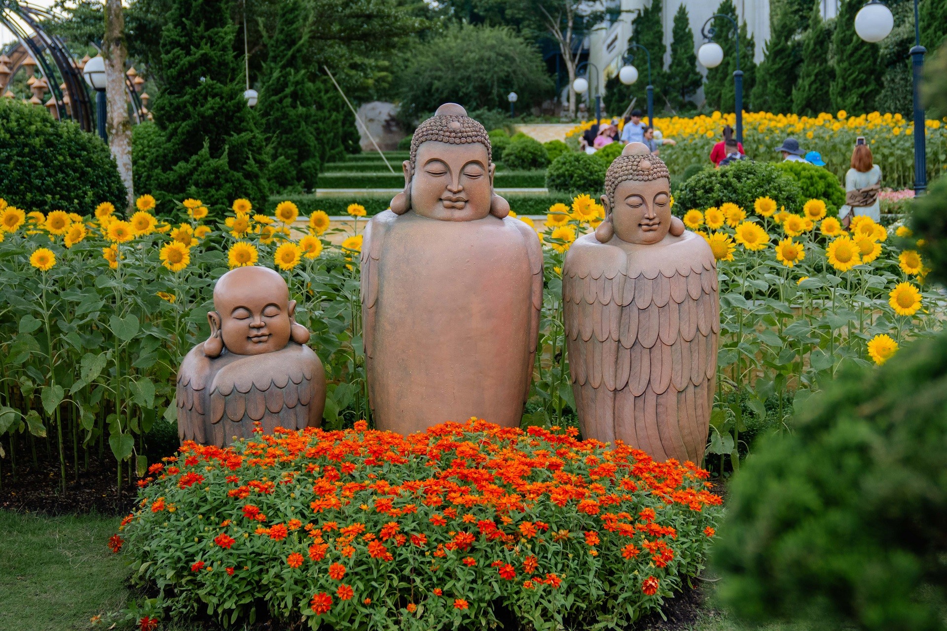 tuong-phat-chu-tieu-nui-ba-den-1787824378.jpg