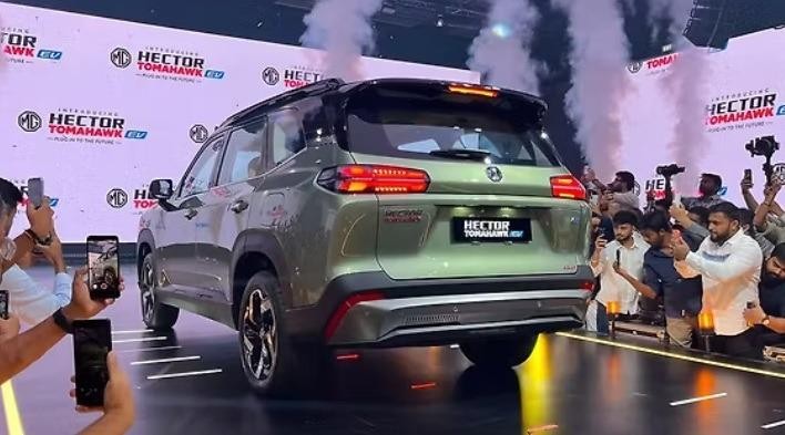 Mẫu SUV 7 chỗ mới chính thức ra mắt với giá 701 triệu đồng: Rộng ngang Toyota Fortuner, trang bị át vía Ford Everest ảnh 3