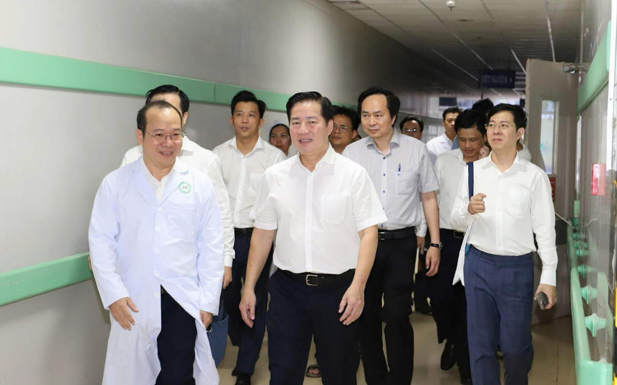benh-vien-binh-dan-dua-y-te-chuyen-sau-ve-cua-ngo-tphcm-2-1788004111.png